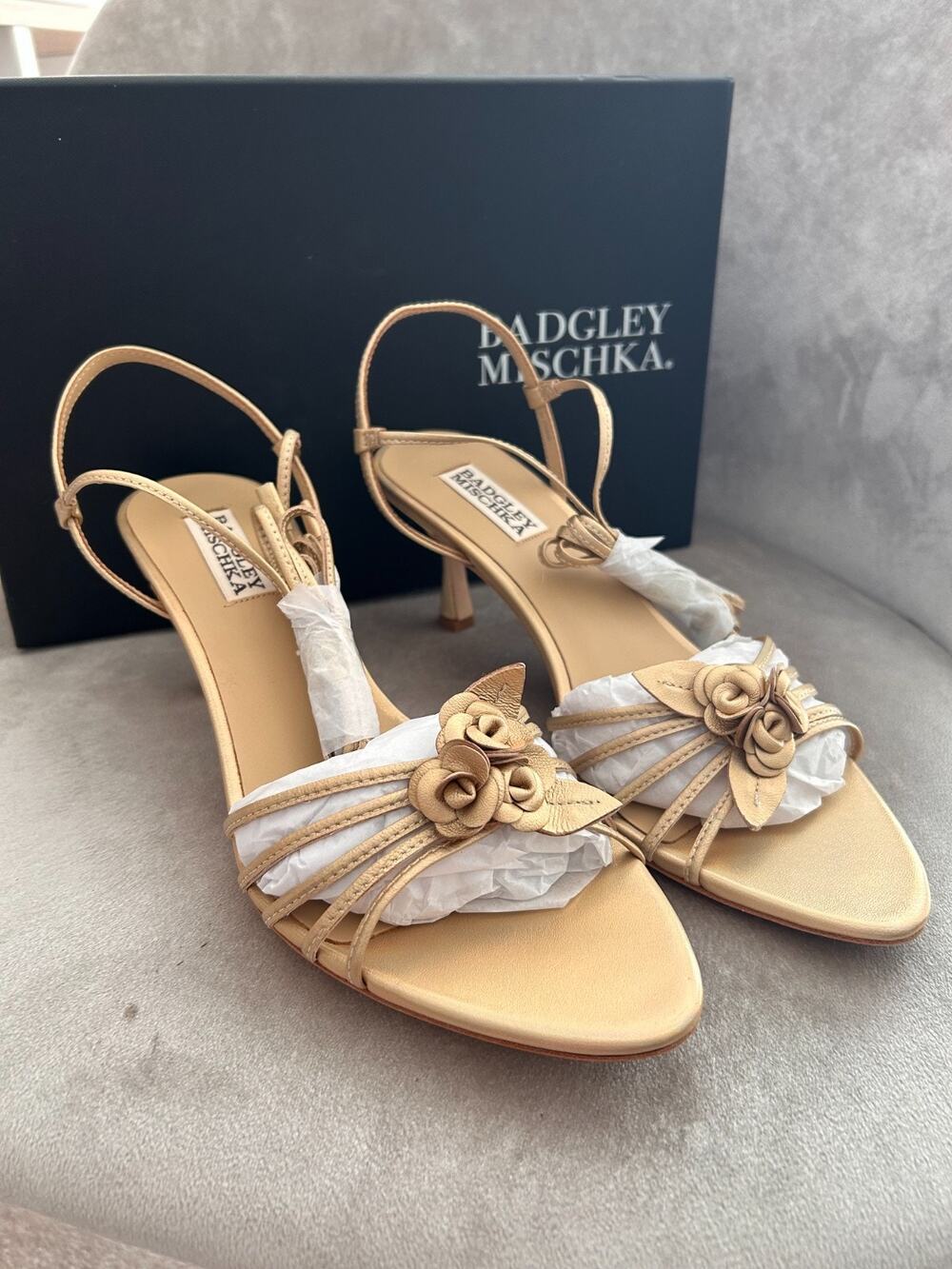 NIB! Badgley Mischka Darlyn Gold Ankle Wrap Leather Sandals, Floral-Appliquéd, 8